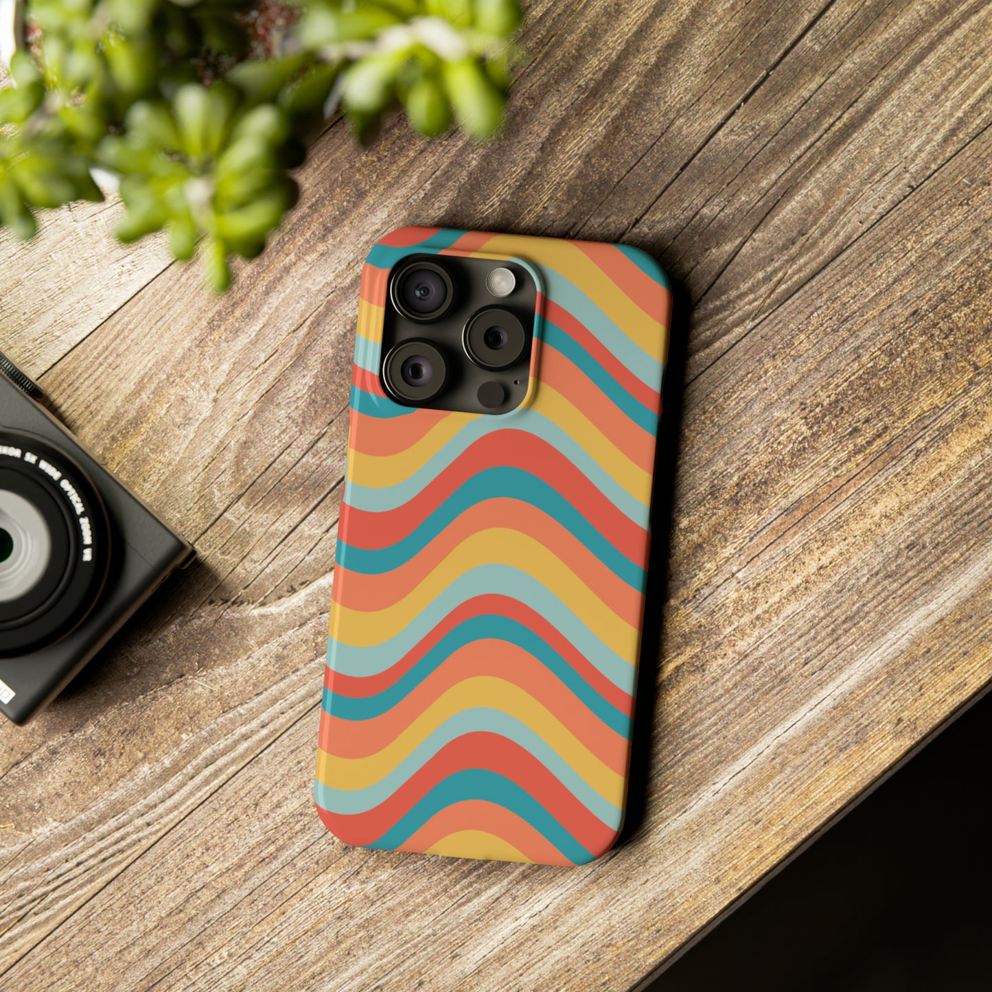 Wavy Pattern Snap Case