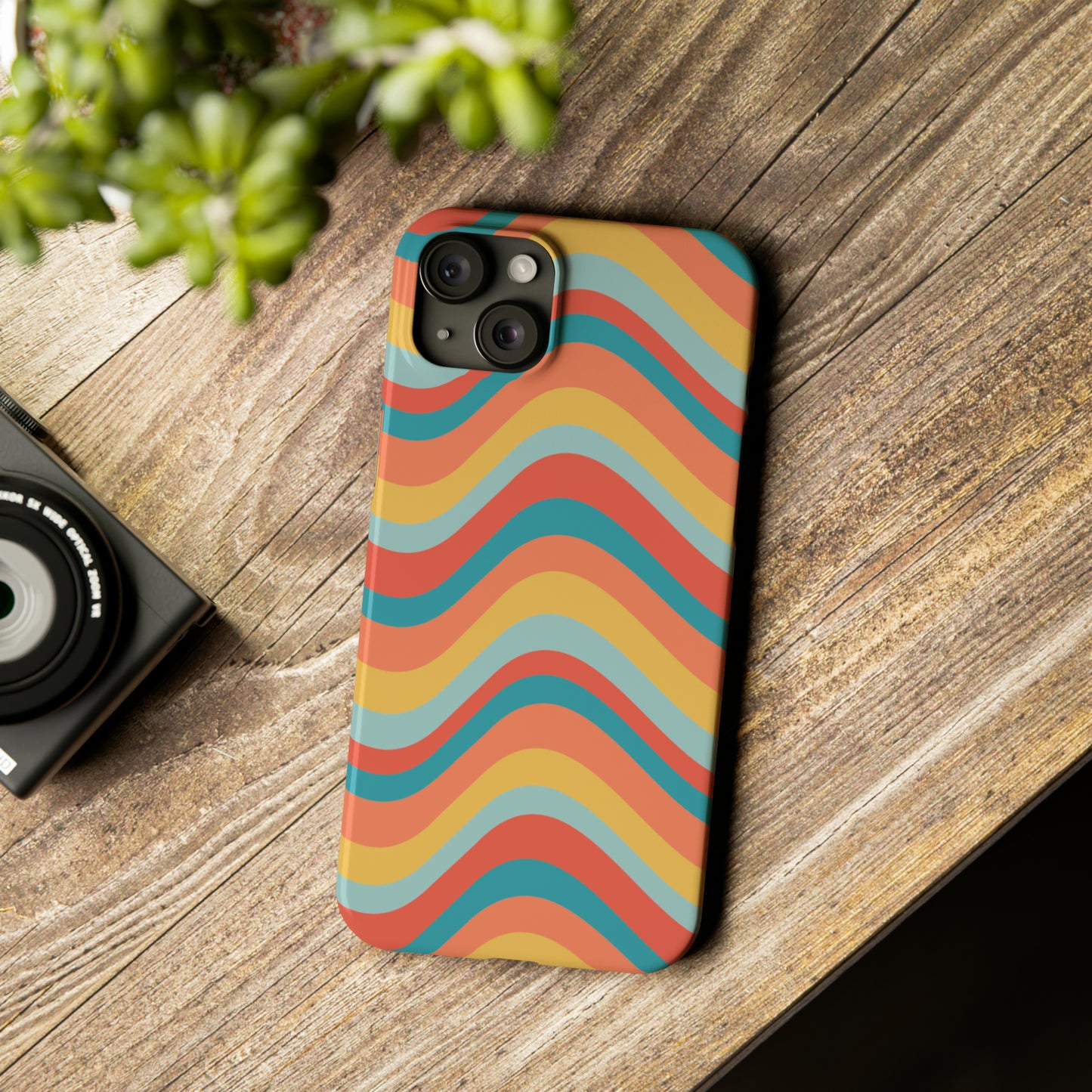 Wavy Pattern Snap Case