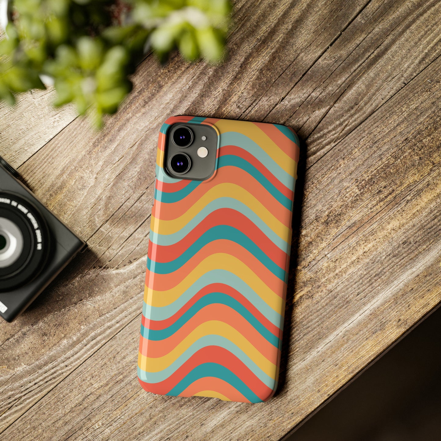 Wavy Pattern Snap Case