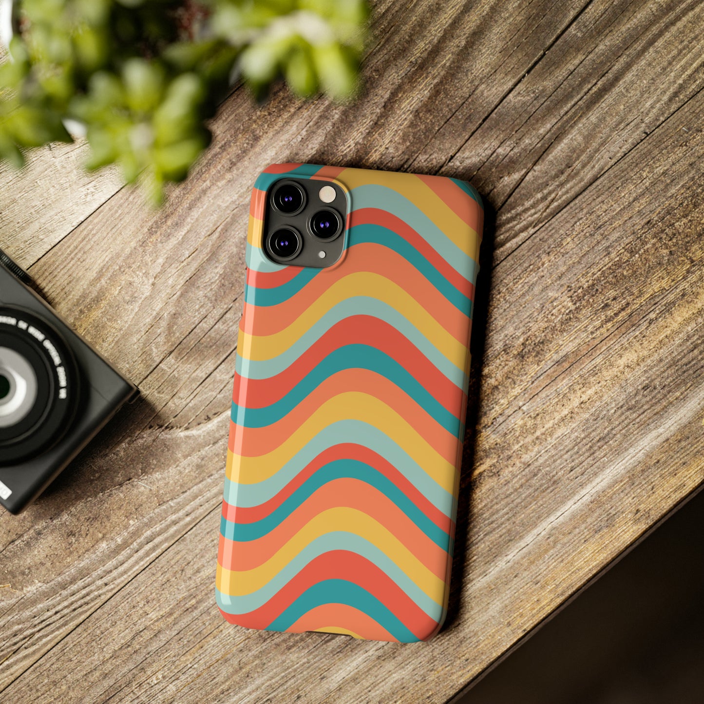 Wavy Pattern Snap Case