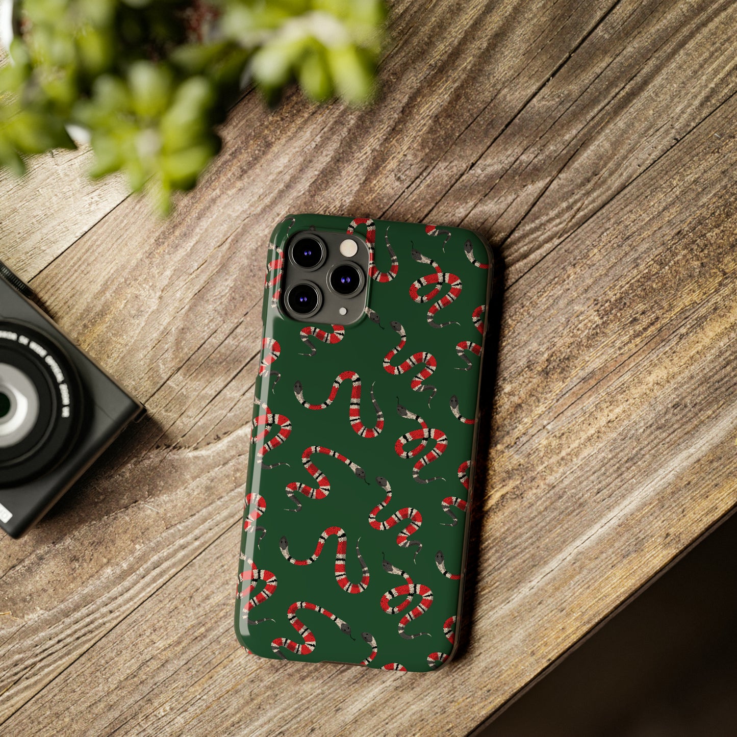 Snake Pattern Snap Case